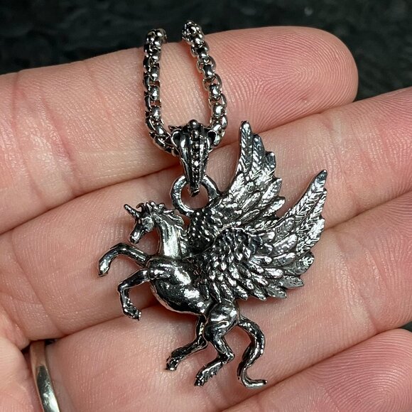 Pegasus Alicorn Pegacorn Unicorn Winged Horse Pendant Necklace Jewelry - Picture 3 of 6